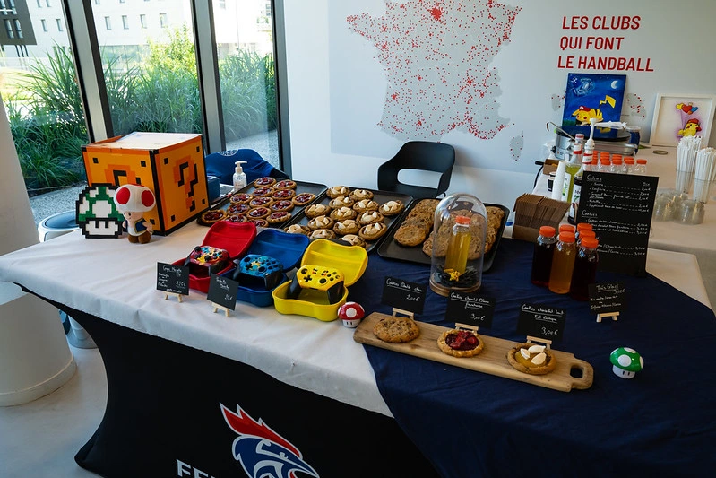 une stand de sucrerie fait maison et de coque de manettes pro controller custom