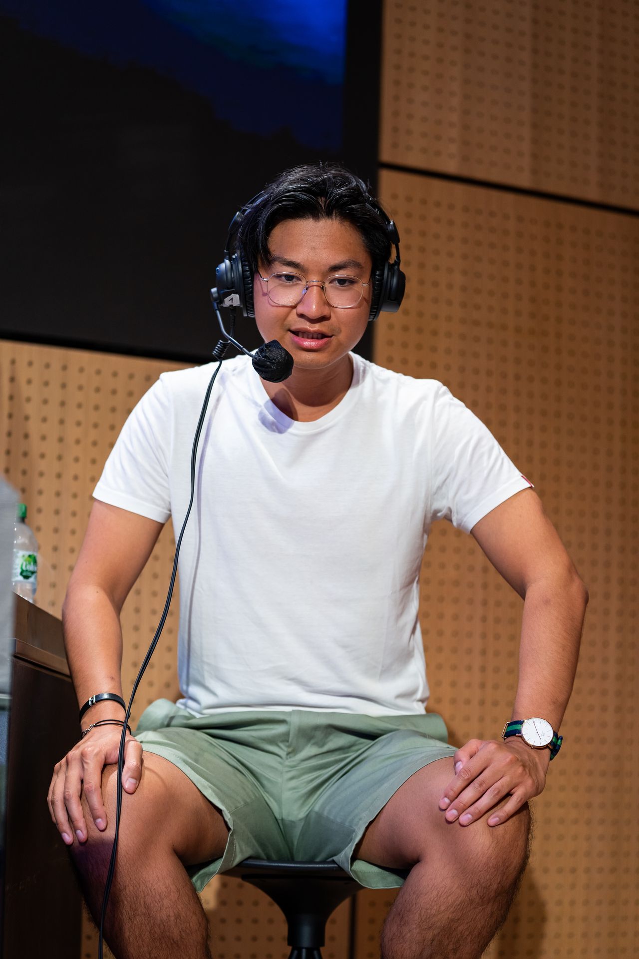henry tran qui est sur scène pour cast du smash bros