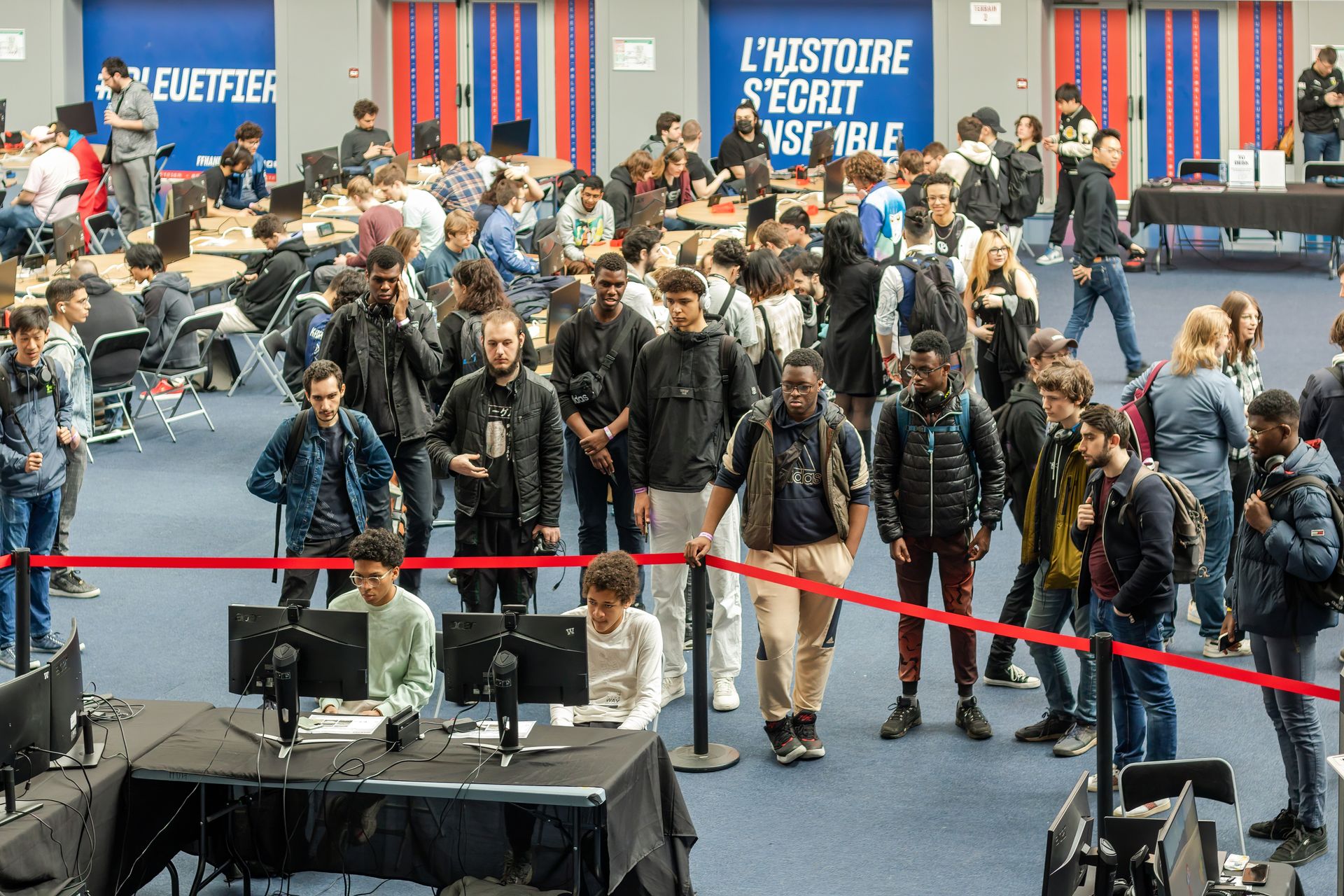 des joueurs qui regarde des streams en live