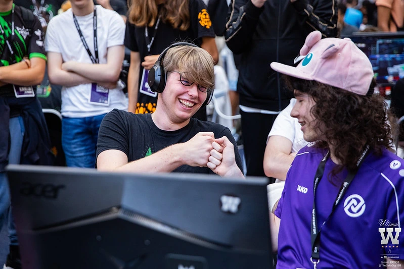 gran radiateur qui check son adversaire avec sa casquette rondoudou
